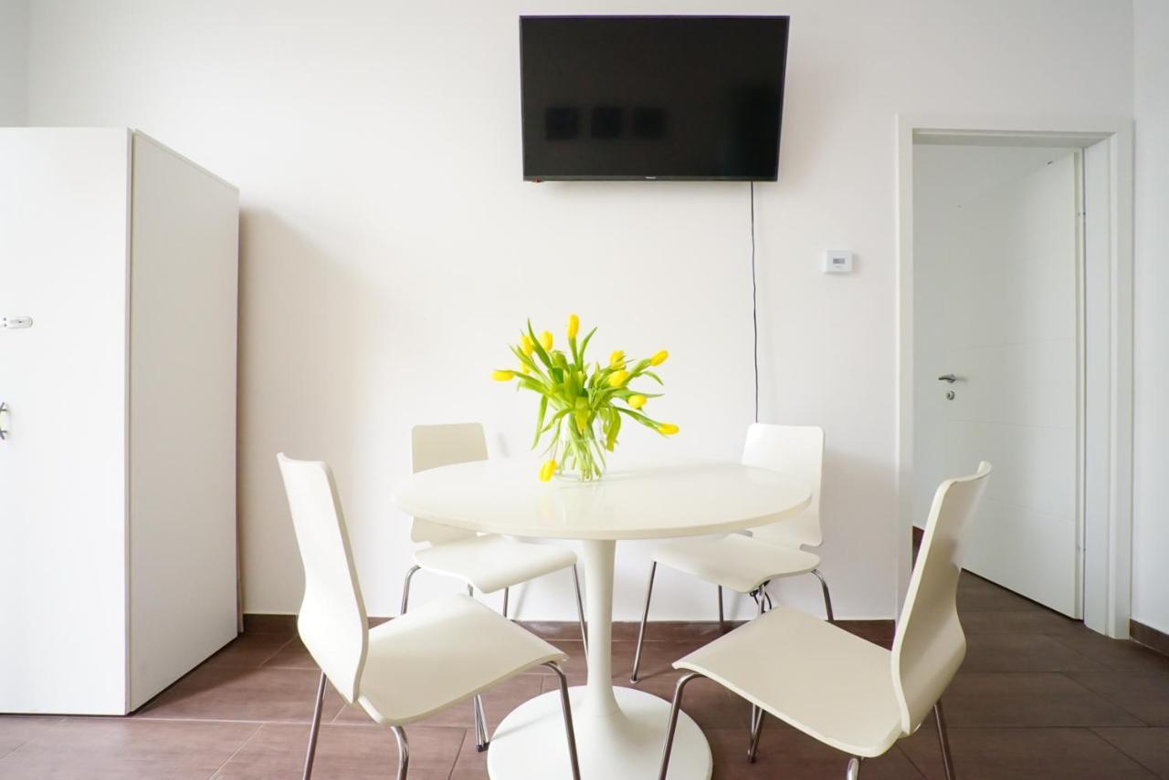 Wonderful Big Apartment Near Yppen Market เวียนนา ภายนอก รูปภาพ