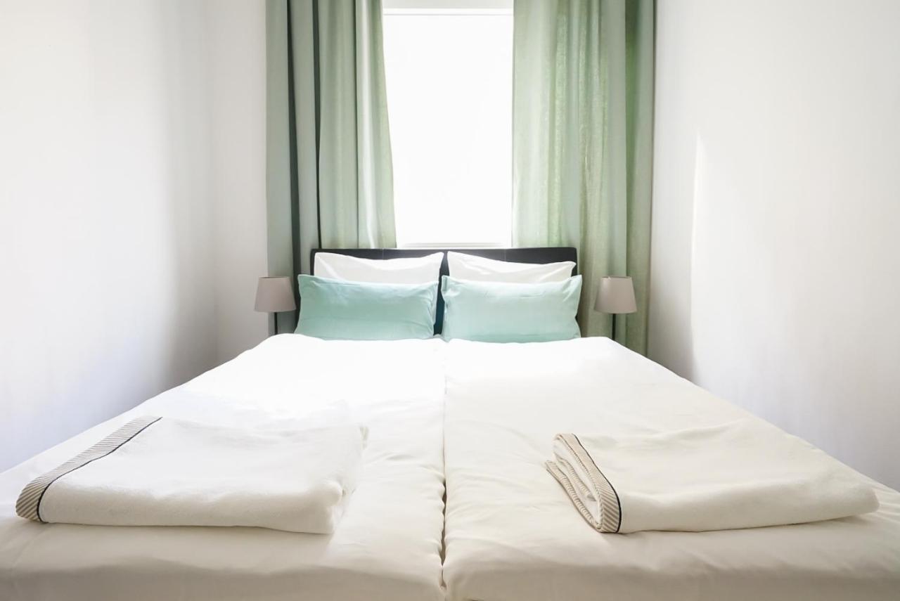Wonderful Big Apartment Near Yppen Market เวียนนา ภายนอก รูปภาพ